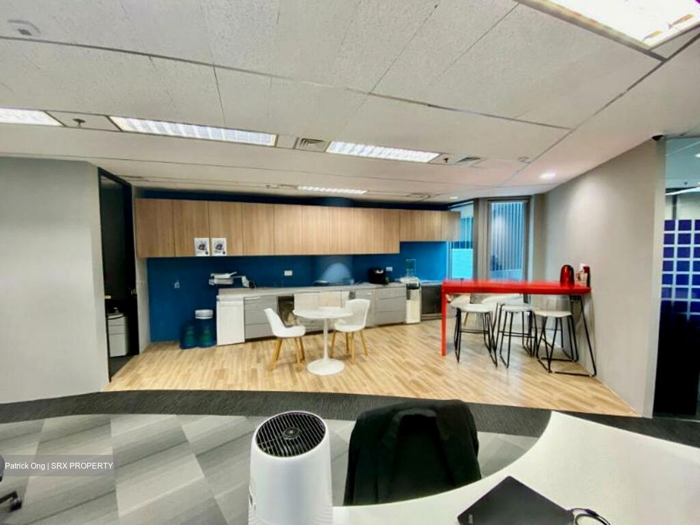 Hsbc Building (D1), Office #503853761